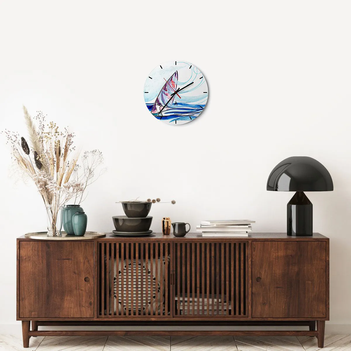 Horloge murale - Pendule murale - Un voilier sur une mer agitée dans une forme dynamique et abstraite - 30x30cm - Avec le vent au rythme des vagues - Décoration murale moderne pour le salon, la cuisine et la chambre ARTTOR
