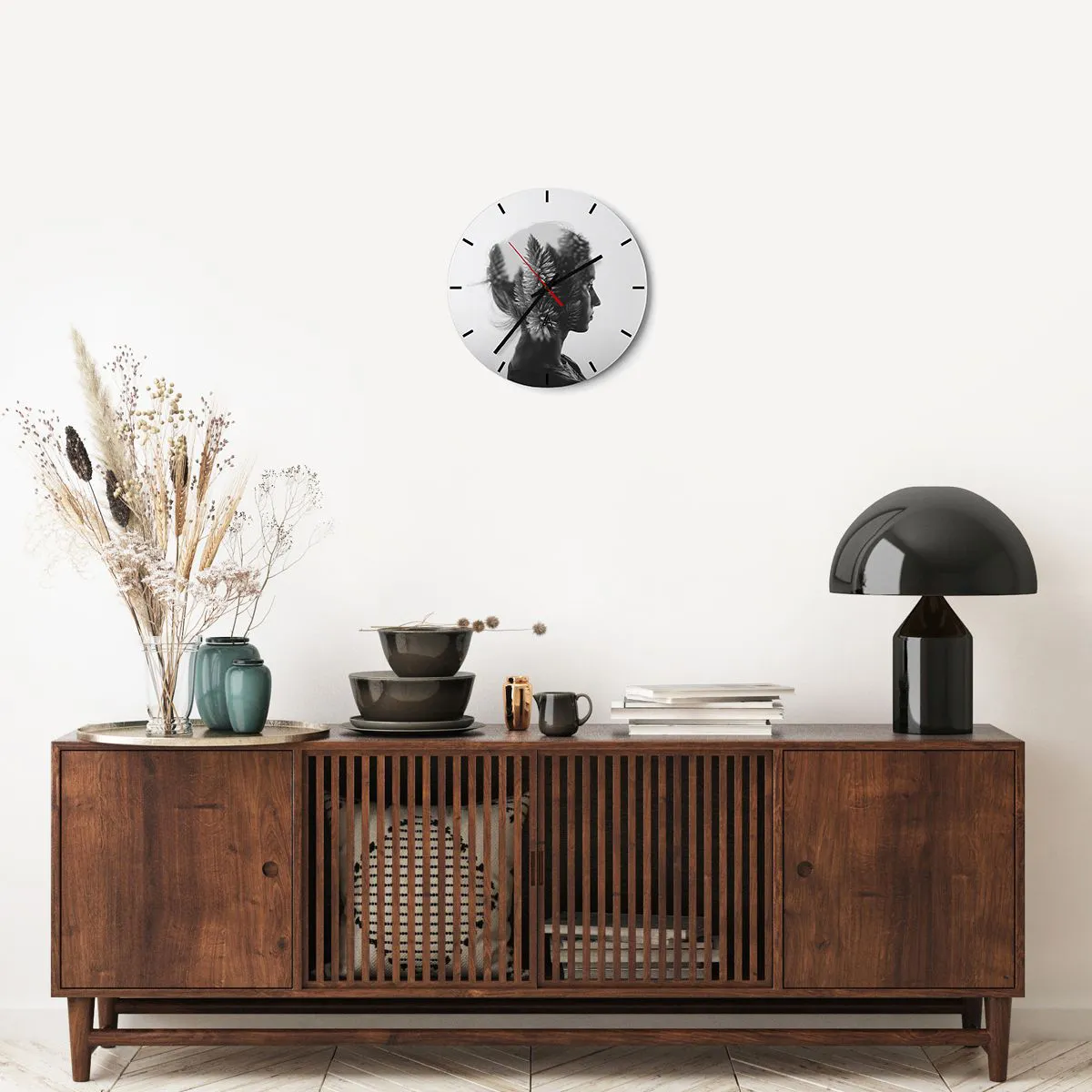 Ceas de perete - Ceas pe sticlă - Profil de femeie cu un motiv vegetal în fundal - 30x30cm - Doamna din pădurea de pini - Decorațiune modernă pentru perete pentru living, bucătărie și dormitor ARTTOR