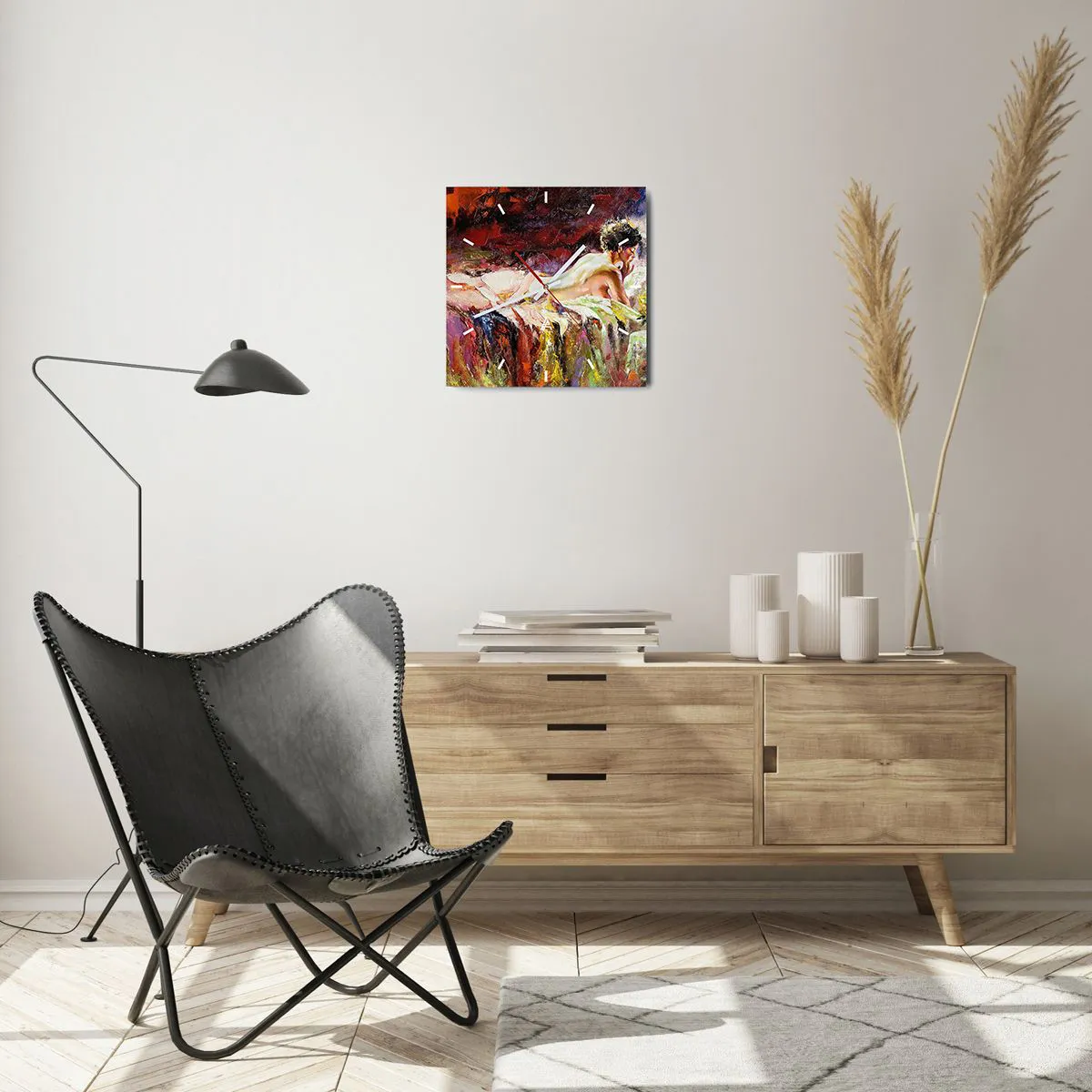 Reloj de pared - Reloj de vidrio - Una mujer acostada en una cama sobre un fondo de colores abstractos. - 30x30cm - Una Venus reflexiva - Decoración de pared moderna para salón y dormitorio ARTTOR