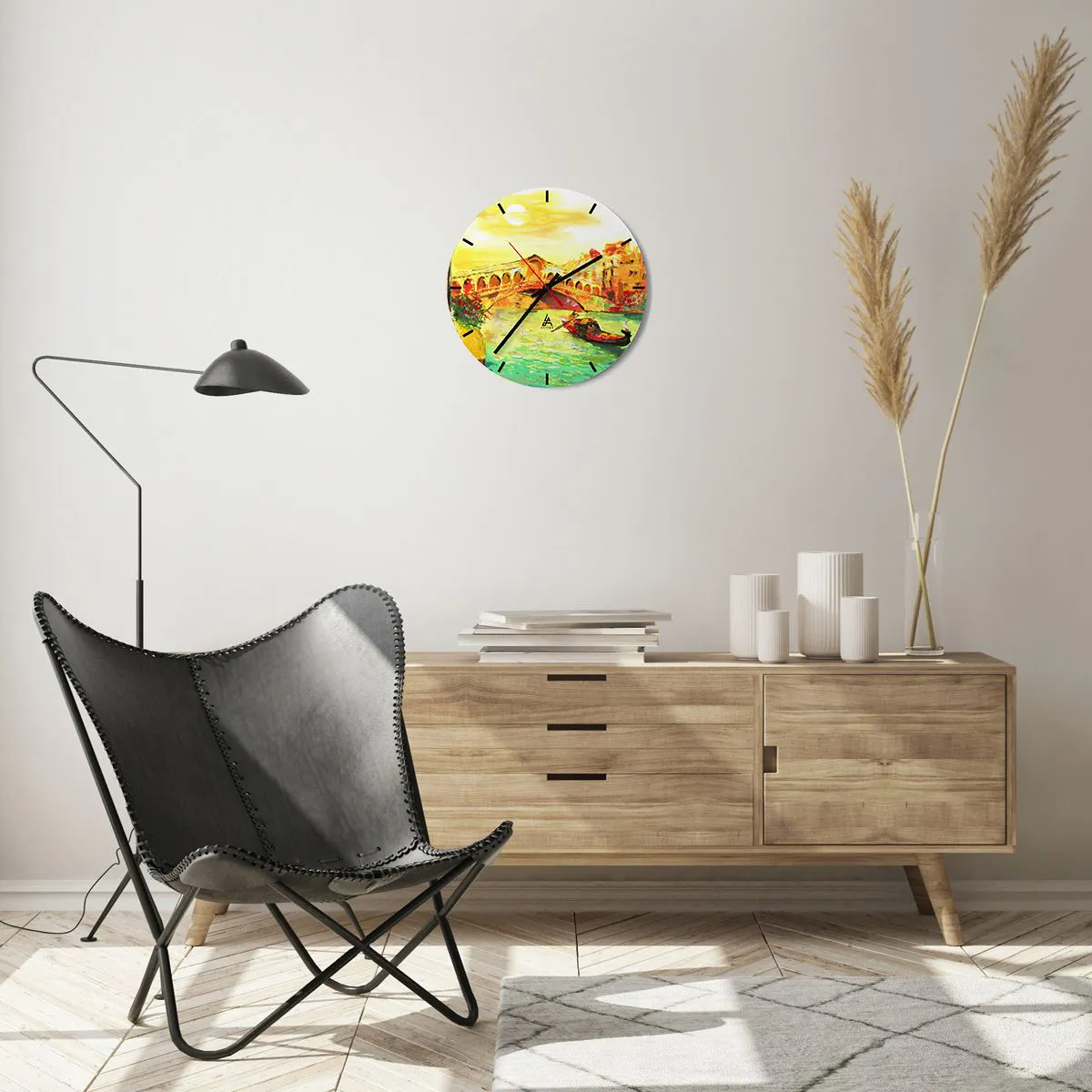 Relógio de parede - Relógio em vidro - Uma cena com uma gôndola tendo como pano de fundo uma ponte em cores douradas - 30x30cm - Romaria dos amantes - Decoração de parede moderna para a sala de estar, cozinha e quarto ARTTOR