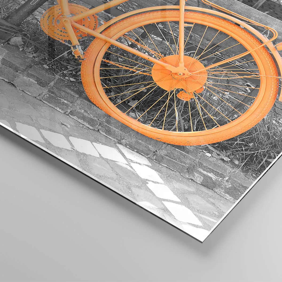 Impression sur verre - Image sur verre - Illustration d'un vélo peint en orange sur un fond noir et blanc. - 50x70cm - Allez, je vais attendre ici - Décoration murale moderne pour le salon et la chambre ARTTOR