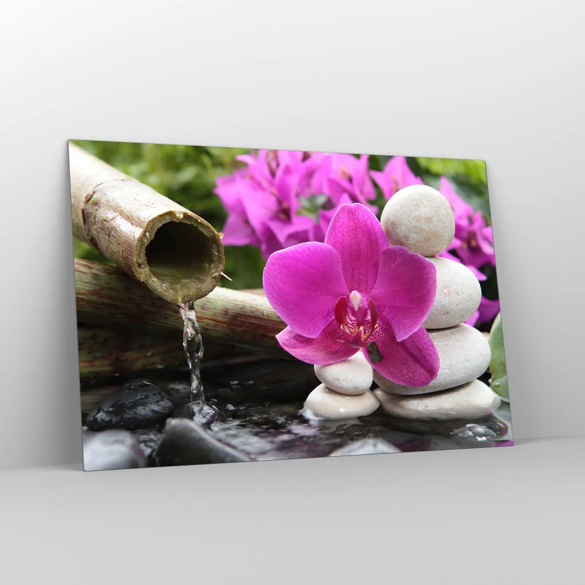 Obraz na szkle - Fioletowa orchidea, kamienie i bambusowy wodospad - 120x80cm - Już odpoczywasz - Nowoczesna dekoracja ścienna do salonu, kuchni i sypialni ARTTOR