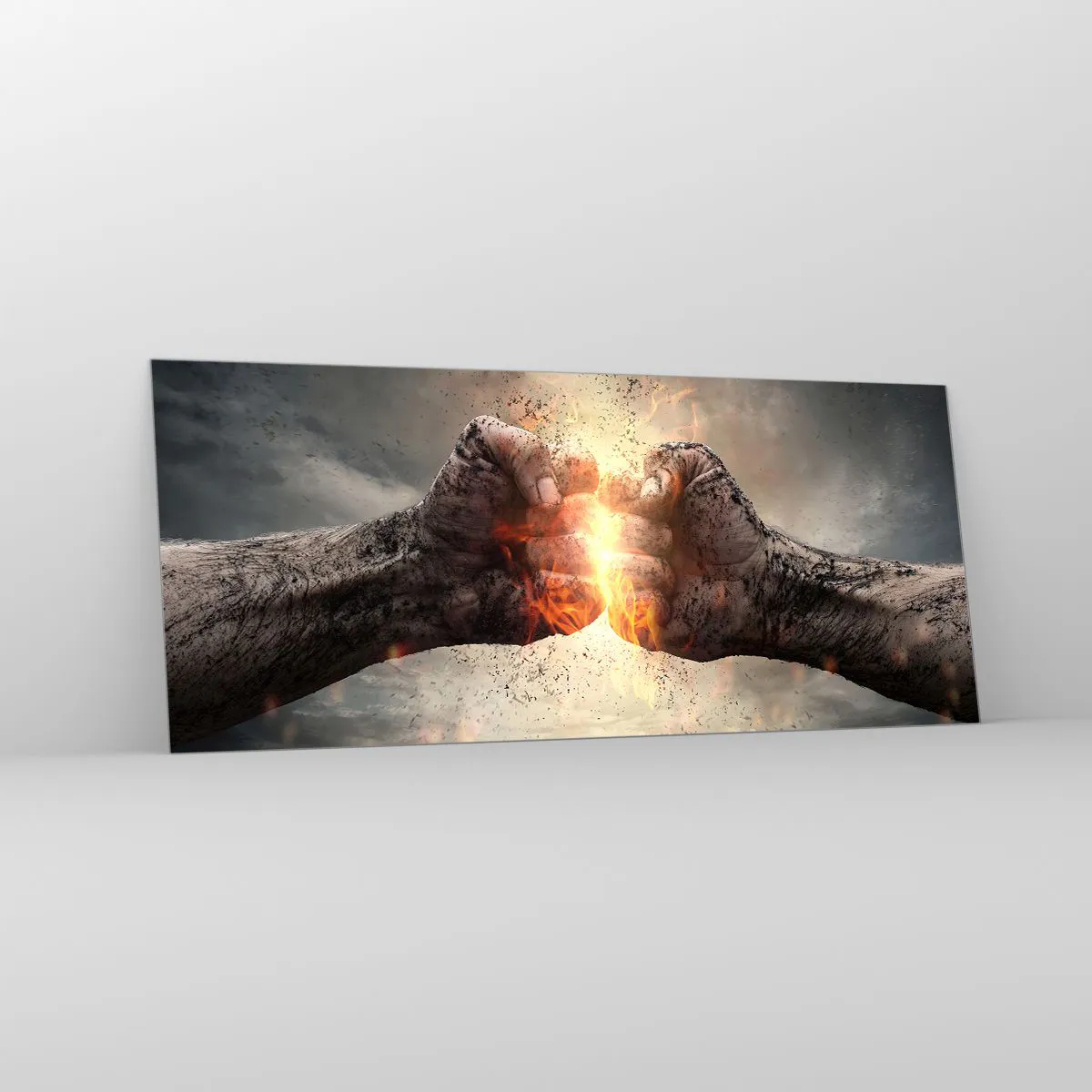 Glasbild - Bild auf glas - Geballte Fäuste in einer dynamischen Brandszene - 120x50cm - Steh auf für einen Kampf - Moderne Wanddekoration für Wohnzimmer und Schlafzimmer ARTTOR