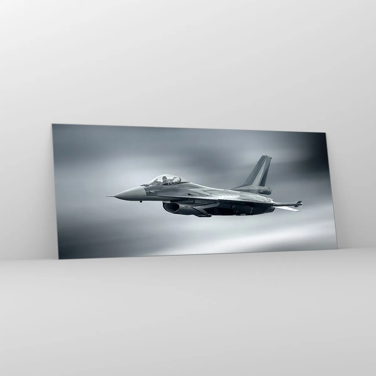 Impression sur verre - Image sur verre - Un avion de chasse en vol contre un ciel nuageux - 120x50cm - Acceptez-vous le défi? - Décoration murale moderne pour le salon et la chambre ARTTOR