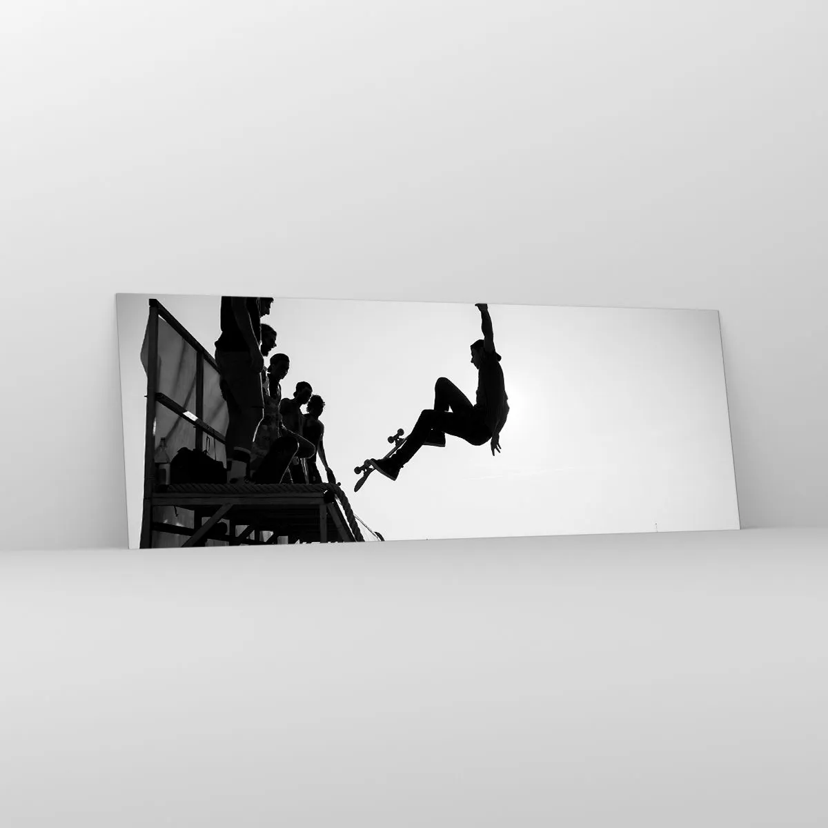 Cuadro sobre vidrio - Impresiones sobre Vidrio - Escena de skate en blanco y negro en una rampa - 140x50cm - Héroes y espectadores - Decoración de pared moderna para salón y dormitorio ARTTOR