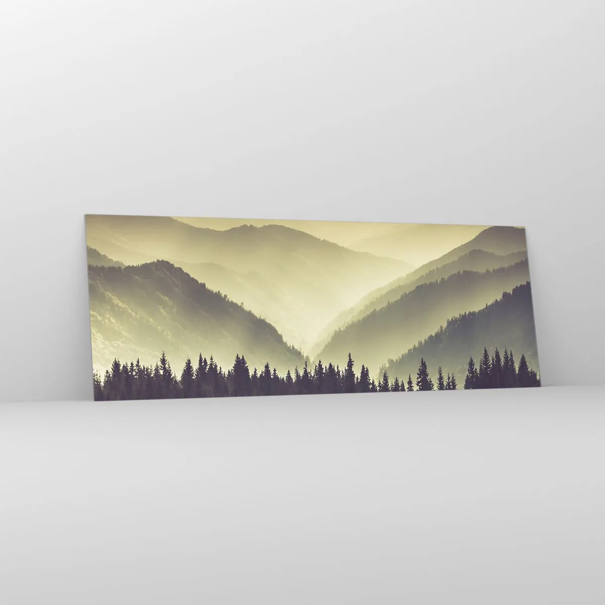 Impression sur verre - Image sur verre - Des chaînes de montagnes pittoresques enveloppées de brume dans une lumière chaude - 140x50cm - Derrière les sept montagnes… - Décoration murale moderne pour le salon et la chambre ARTTOR