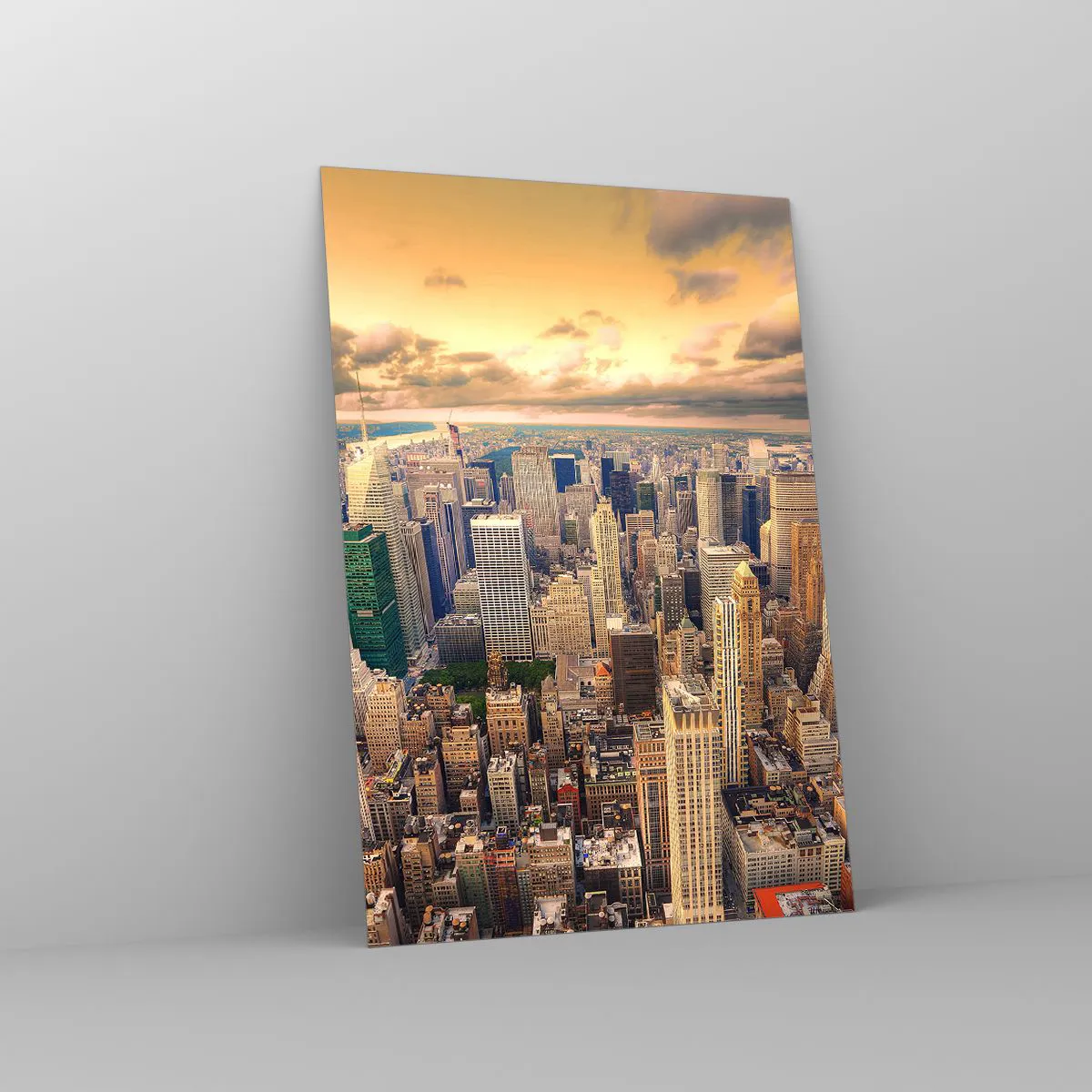 Obraz na szkle - Panorama miasta z widokiem na drapacze chmur o zachodzie słońca - 70x100cm - Wyzłocone metropolis - Nowoczesna dekoracja ścienna do salonu i sypialni ARTTOR