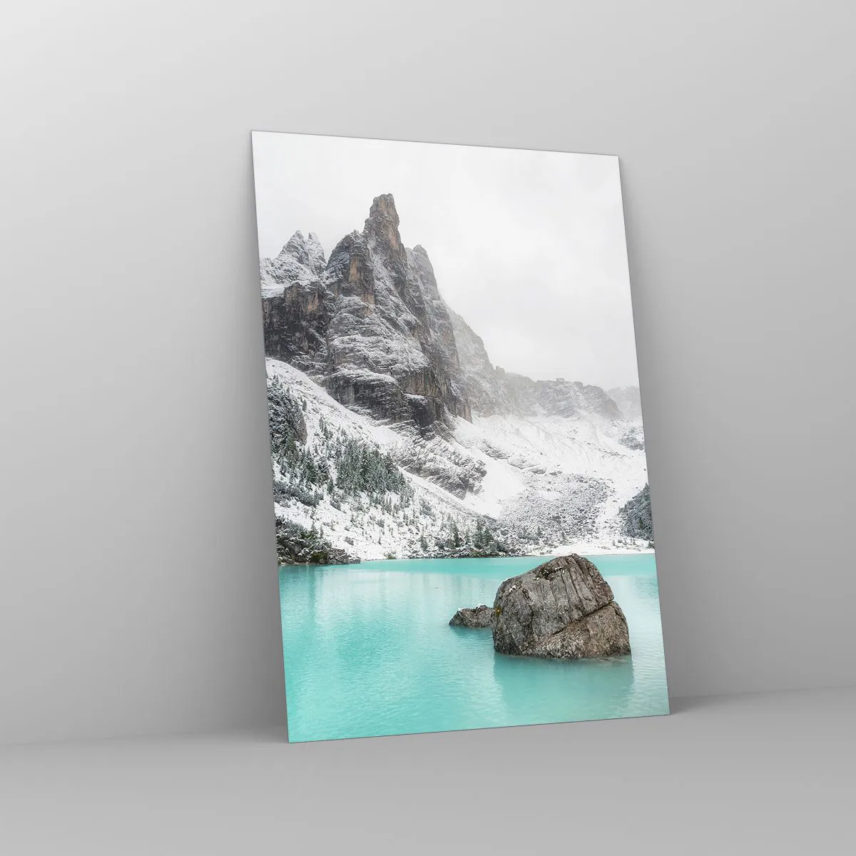 Impression sur verre - Image sur verre - Un paysage de montagne avec un lac entouré de sommets enneigés - 70x100cm - Sur ses gardes - Décoration murale moderne pour le salon et la chambre ARTTOR