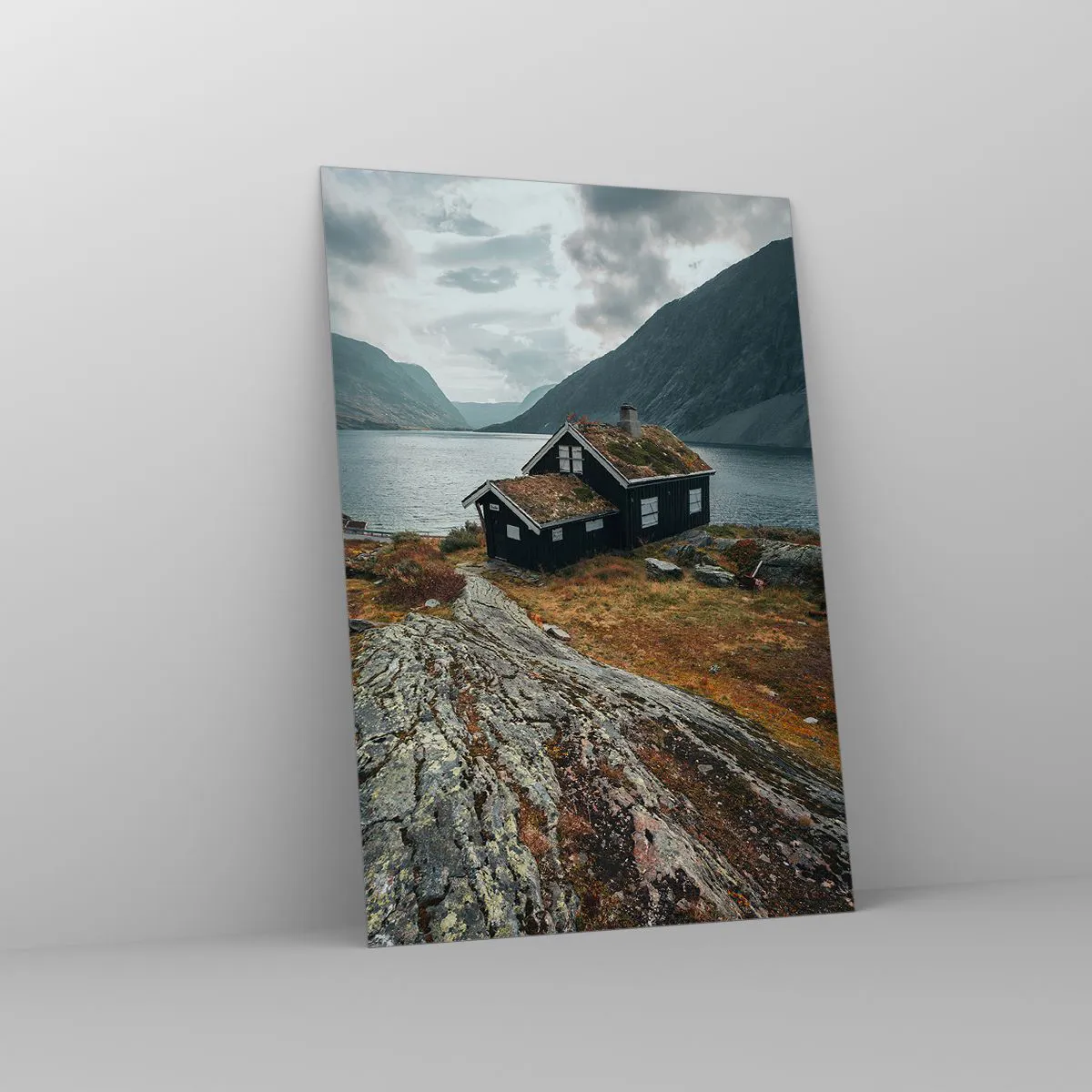 Obraz na skle - Domček pri fjorde - 70x100 cm