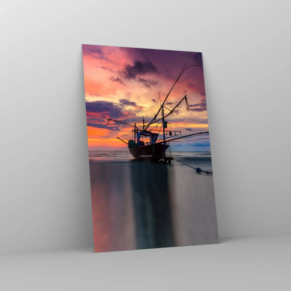 Glasbild - Bild auf glas - Ein Fischerboot vor der Kulisse eines farbenfrohen Sonnenuntergangs - 80x120cm - Exotischer Abend - Moderne Wanddekoration für Wohnzimmer und Schlafzimmer ARTTOR
