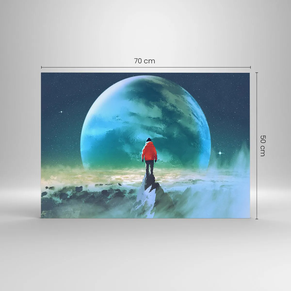 Billede på glas - En figur i en rød jakke på baggrund af en enorm planet og stjerner - 70x50cm - Opdageren af et nyt land - Moderne vægdekoration til stue og soveværelse ARTTOR