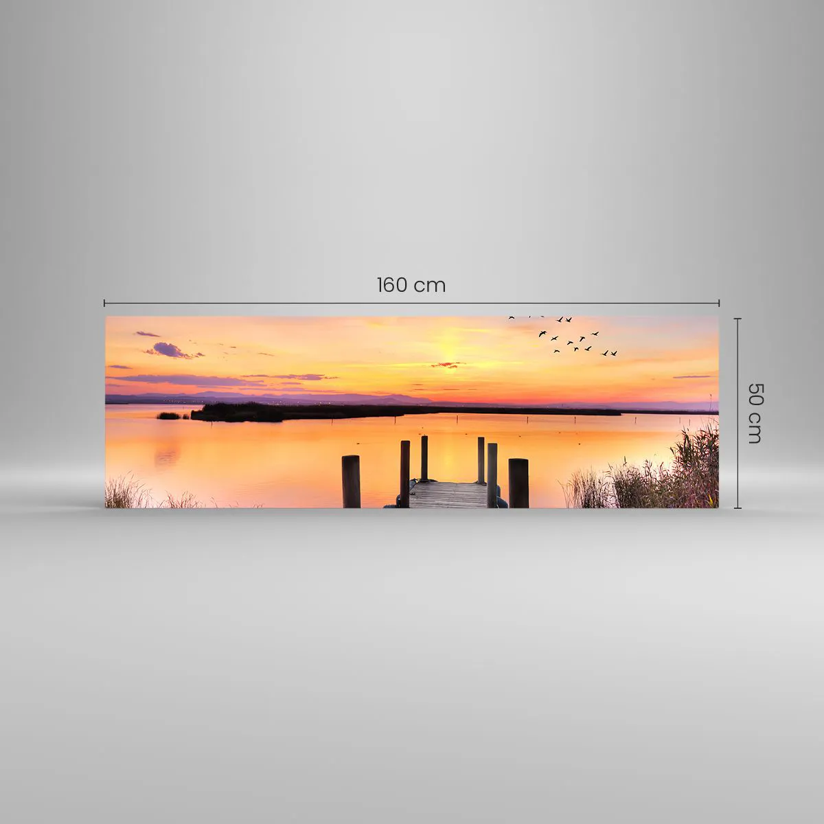 Impression sur verre - Image sur verre - Une jetée sur un lac au coucher du soleil avec des oiseaux dans le ciel - 160x50cm - Aube silencieuse violette - Décoration murale moderne pour le salon et la chambre ARTTOR