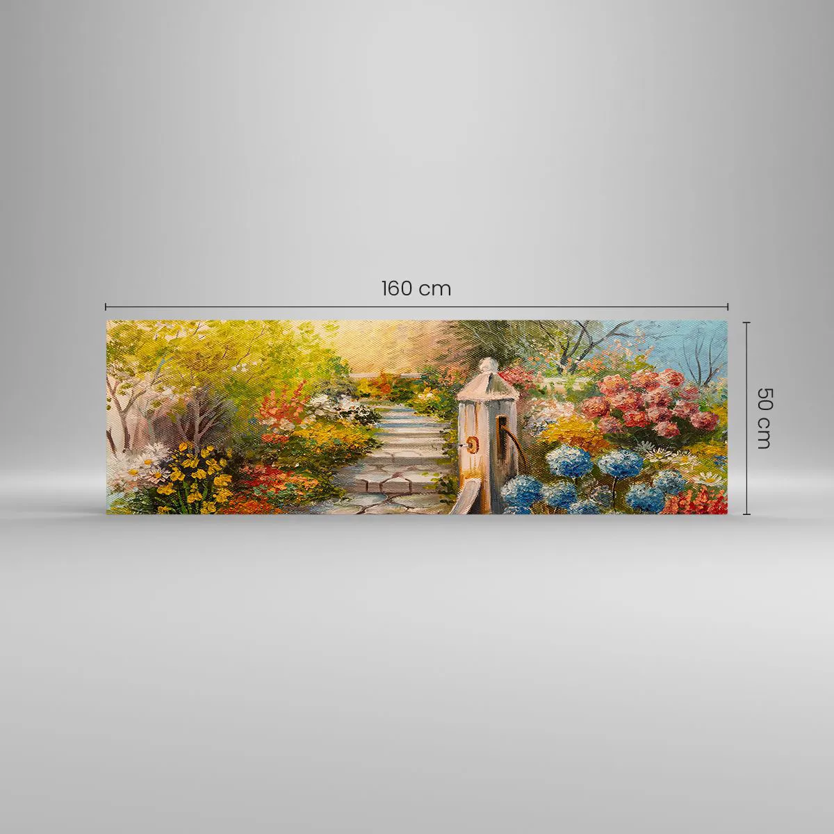 Glasbild - Bild auf glas - Ein malerischer Garten mit einem Brunnen und bunten Blumen - 160x50cm - In voller Blüte - Moderne Wanddekoration für Wohnzimmer und Schlafzimmer ARTTOR