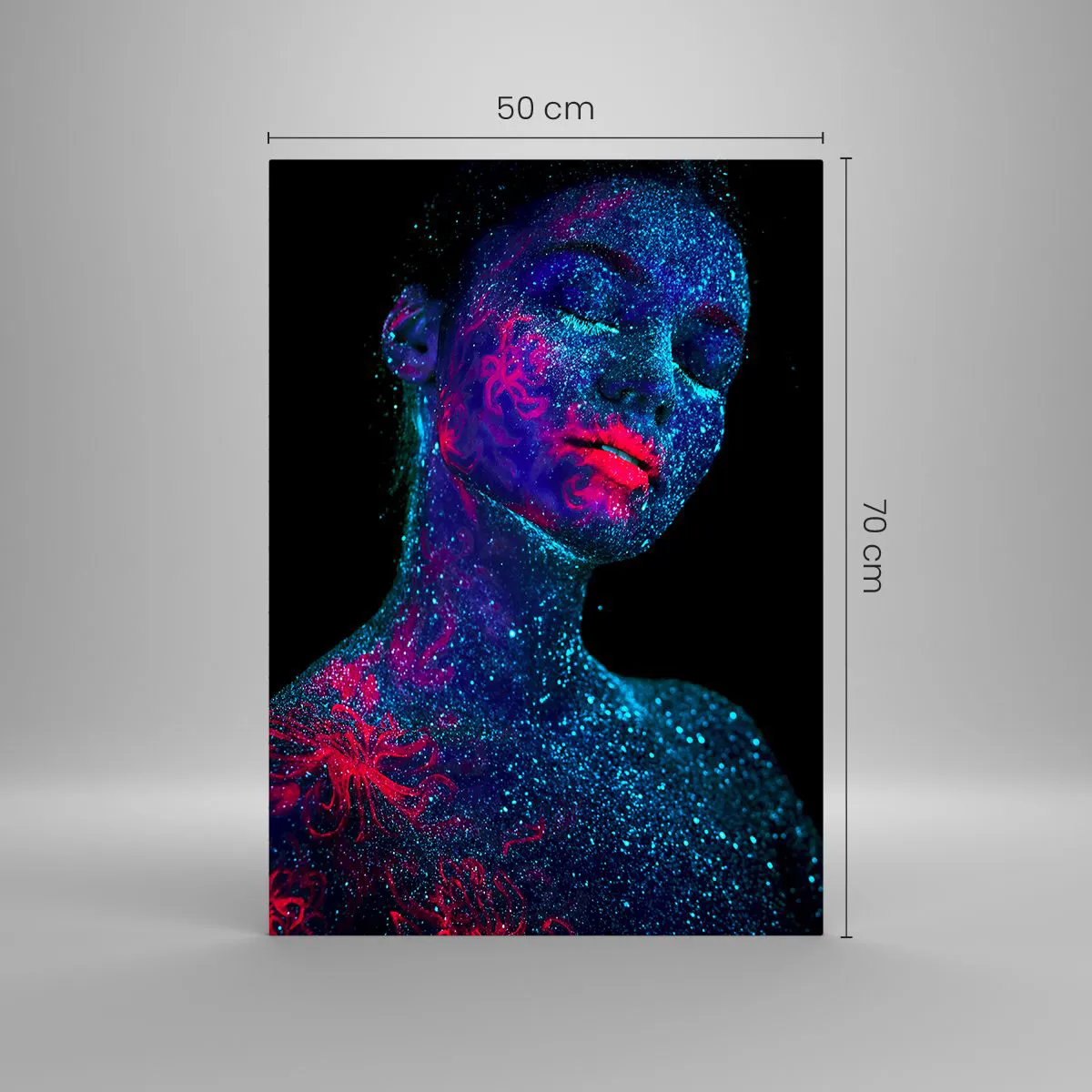 Cuadro sobre vidrio - Impresiones sobre Vidrio - Retrato de una mujer con pintura corporal fluorescente - 50x70cm - En polvo de estrellas - Decoración de pared moderna para salón y dormitorio ARTTOR