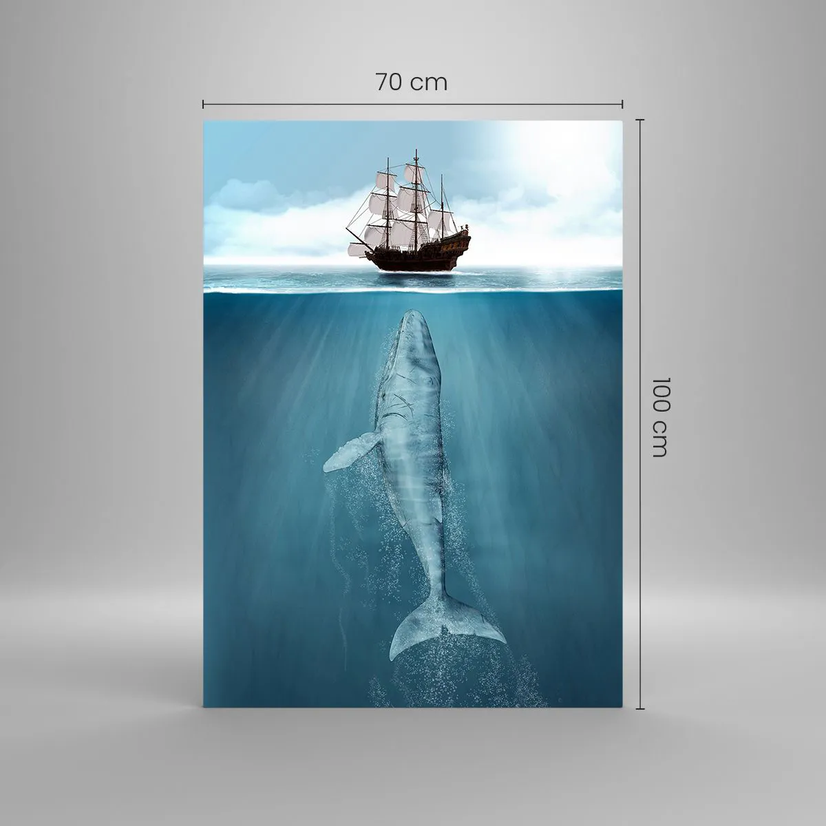 Obraz na szkle - Statek żaglowy na powierzchni oceanu, pod nim zanurzony wieloryb - 70x100cm - Lepiej nie wiedzieć - Nowoczesna dekoracja ścienna do salonu i sypialni ARTTOR