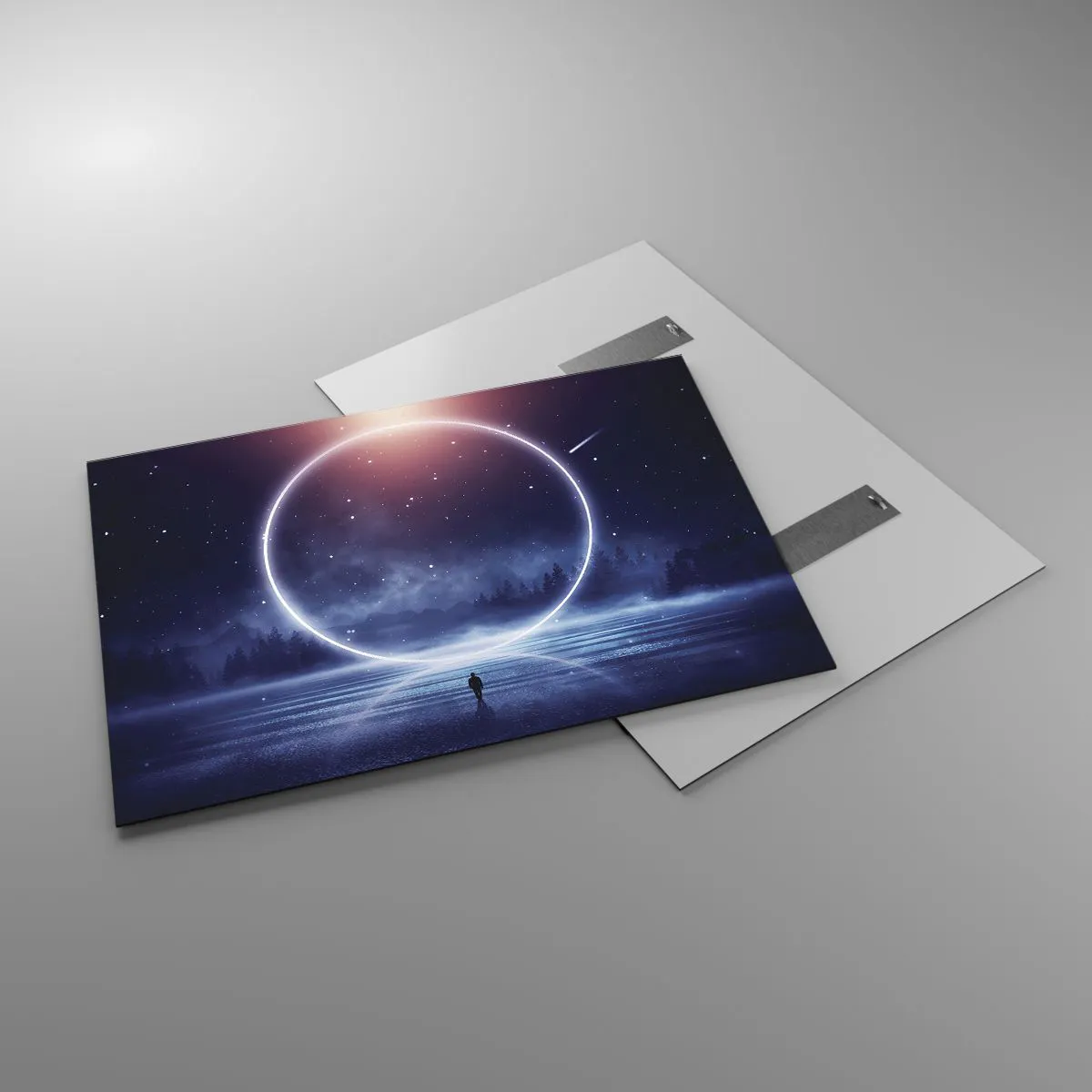 Impression sur verre - Image sur verre - Un cercle de lumière au-dessus du lac parmi le ciel nocturne et la forêt - 100x70cm - Ils sont déjà là... - Décoration murale moderne pour le salon et la chambre ARTTOR