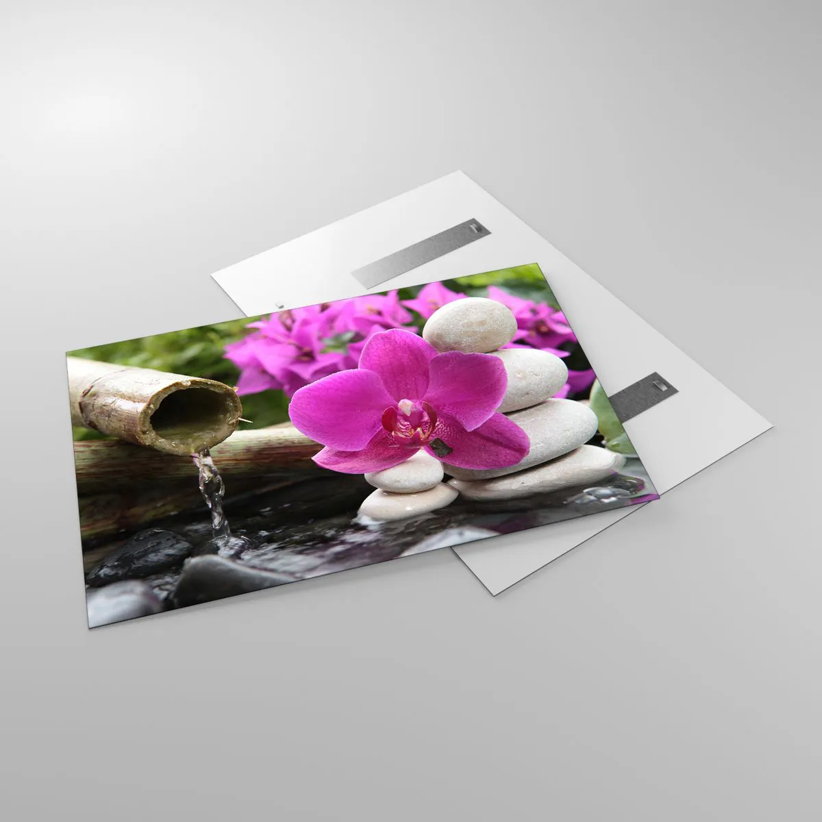 Obraz na szkle - Fioletowa orchidea, kamienie i bambusowy wodospad - 120x80cm - Już odpoczywasz - Nowoczesna dekoracja ścienna do salonu, kuchni i sypialni ARTTOR