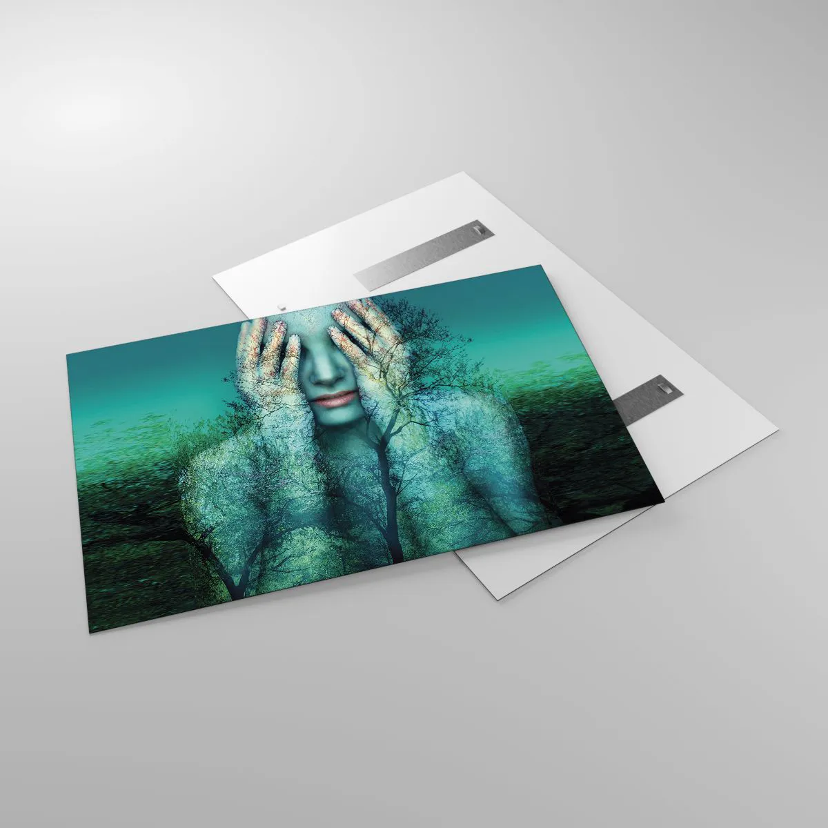 Cuadro sobre vidrio - Impresiones sobre Vidrio - Un rostro de mujer con un motivo de árbol en un entorno surrealista. - 120x80cm - Sumergida en azul - Decoración de pared moderna para salón y dormitorio ARTTOR