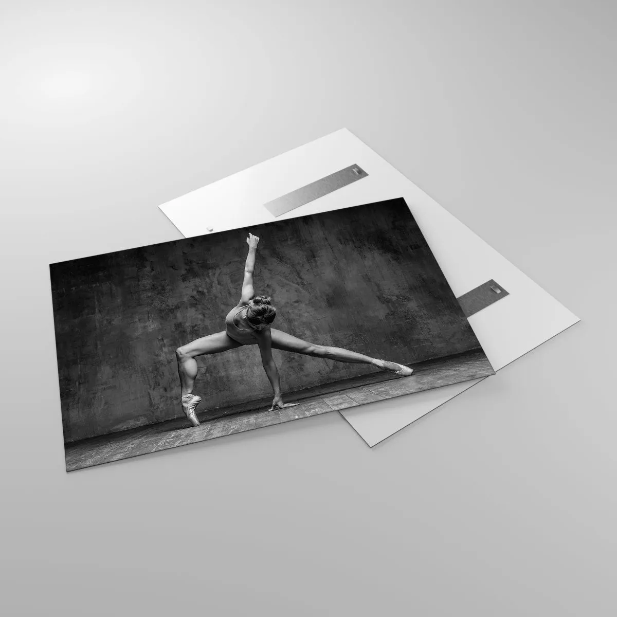 Glasbild - Bild auf glas - Eine Tänzerin in künstlerischer Pose - 120x80cm - Das Ideal des Gleichgewichts - Moderne Wanddekoration für Wohnzimmer und Schlafzimmer ARTTOR