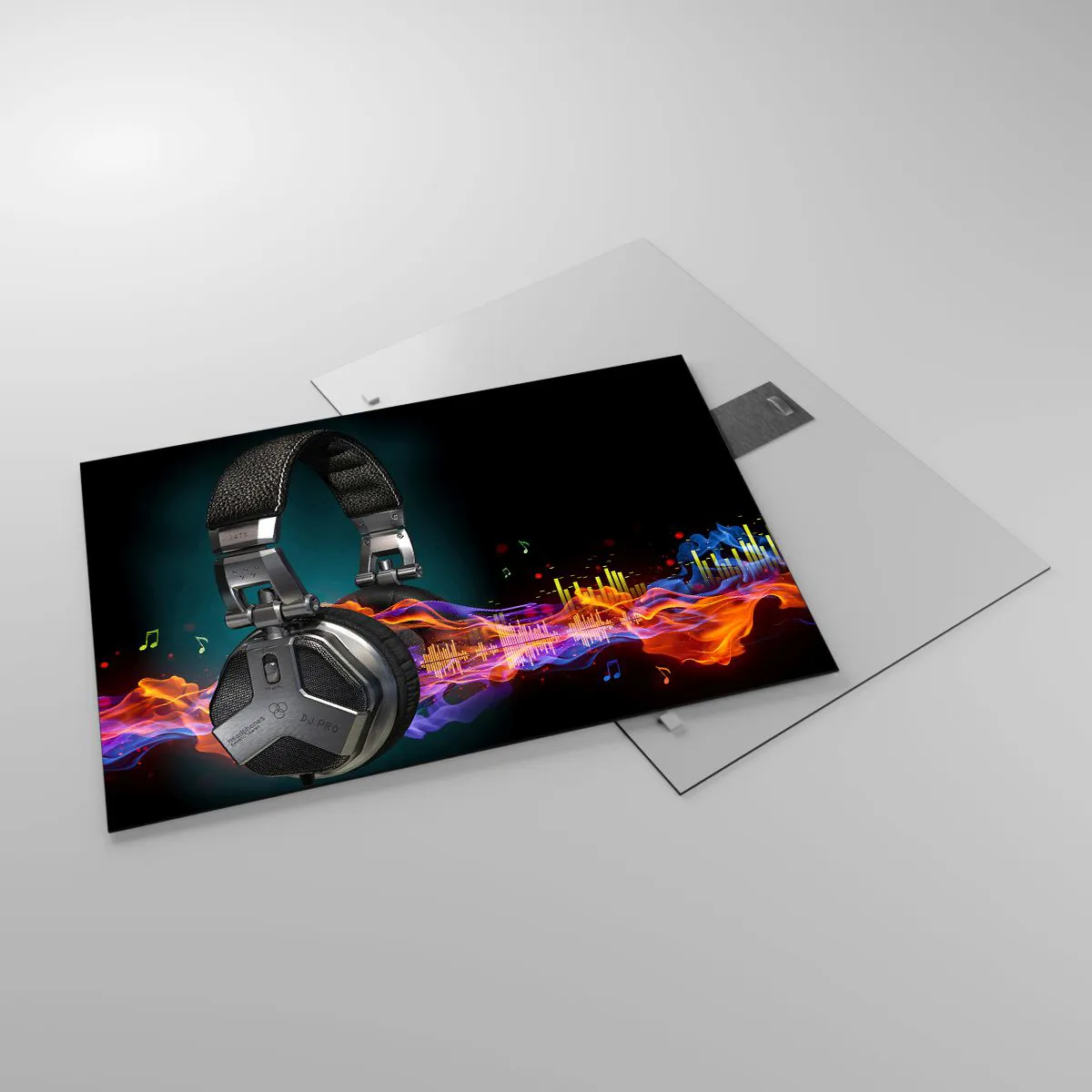 Obraz na skle - DJ sluchátka s barevnými zvukovými vlnami a hudebními notami - 70x50cm - V ohni hudby - Moderní nástěnná dekorace do obývacího pokoje a ložnice ARTTOR