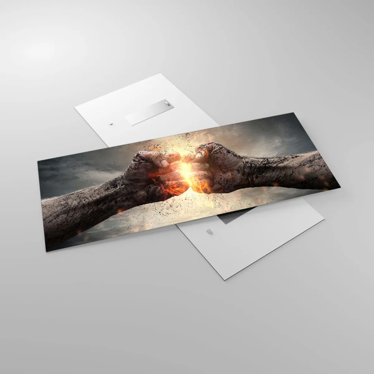 Glasbild - Bild auf glas - Geballte Fäuste in einer dynamischen Brandszene - 120x50cm - Steh auf für einen Kampf - Moderne Wanddekoration für Wohnzimmer und Schlafzimmer ARTTOR
