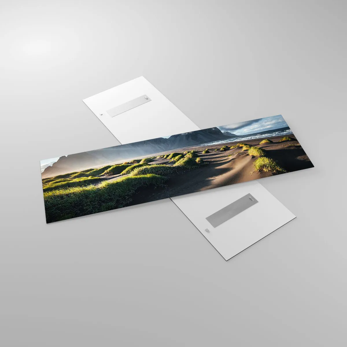 Impression sur verre - Image sur verre - Dunes vertes avec un arrière-plan montagneux sous un ciel bleu - 160x50cm - Harmonie des éléments - Décoration murale moderne pour le salon et la chambre ARTTOR