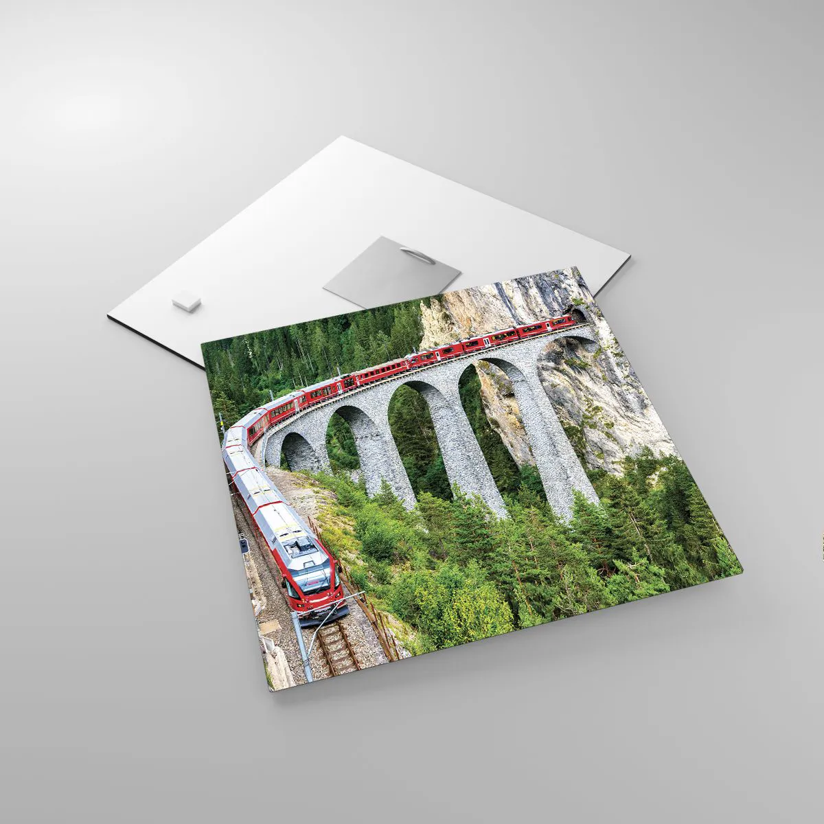 Quadro em vidro - Linha férrea com vista para a montanha - 30x30 cm