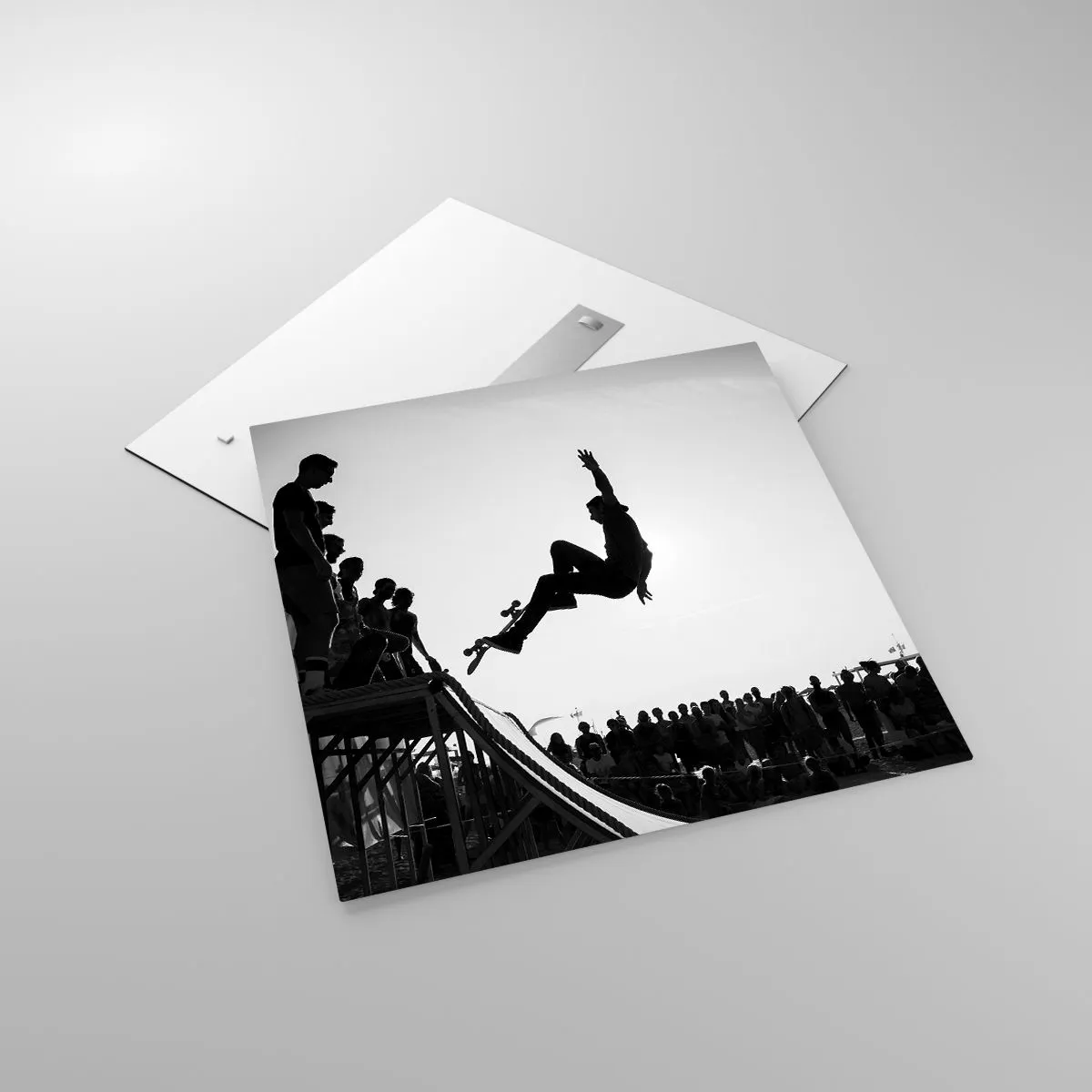 Üveg kép - Hősök és nézők - 70x70 cm