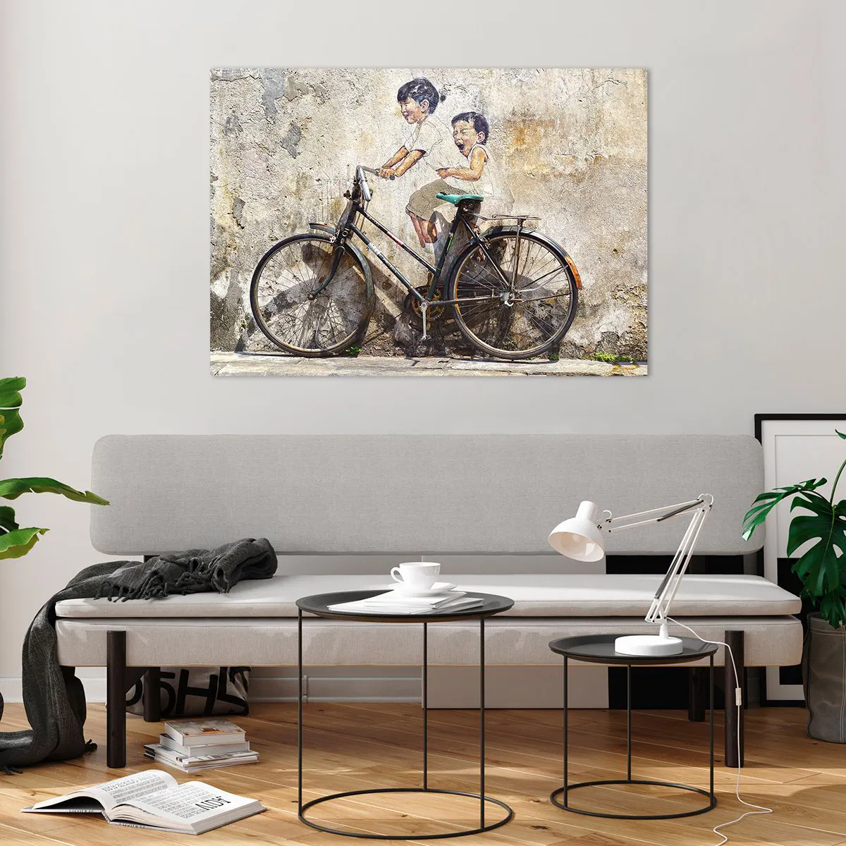 Impression sur verre - Image sur verre - Une peinture murale avec un vélo et des figures d'enfants sur un fond mural. - 100x70cm - Vrai ou faux? - Décoration murale moderne pour le salon et la chambre ARTTOR