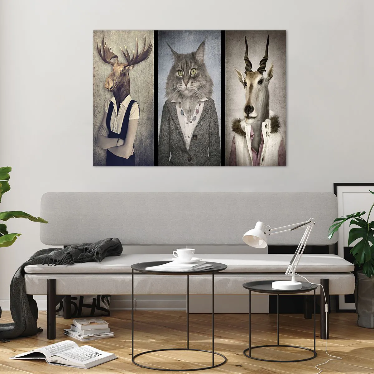 Impression sur verre - Image sur verre - Trois portraits surréalistes d'animaux dans d'élégants costumes humains. - 100x70cm - La fourrure revient à la mode - Décoration murale moderne pour le salon et la chambre ARTTOR