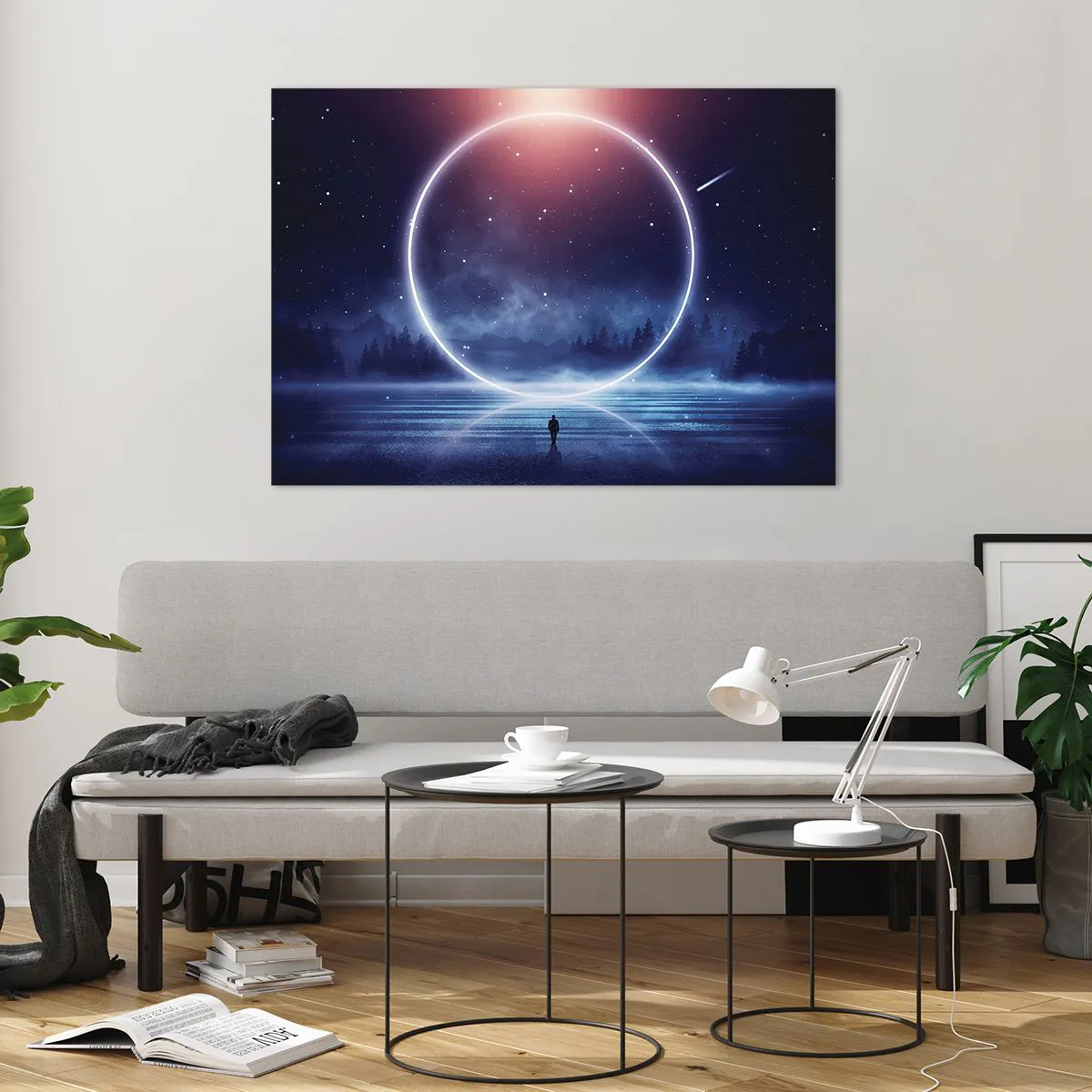 Impression sur verre - Image sur verre - Un cercle de lumière au-dessus du lac parmi le ciel nocturne et la forêt - 100x70cm - Ils sont déjà là... - Décoration murale moderne pour le salon et la chambre ARTTOR