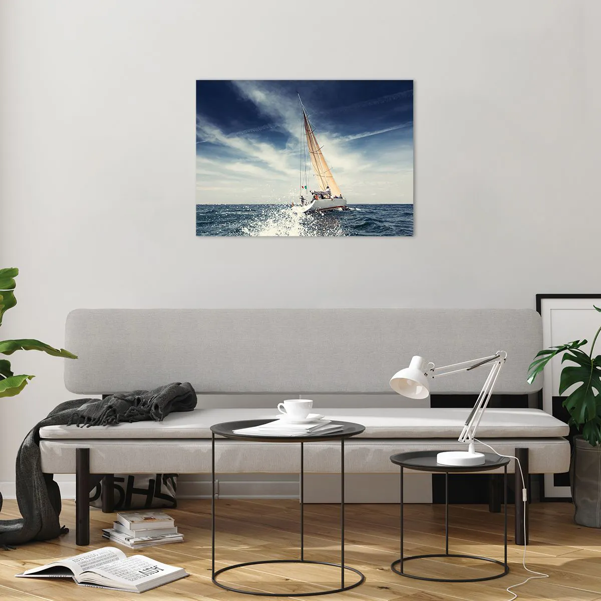 Cuadro sobre vidrio - Impresiones sobre Vidrio - Un yate navegando en un mar tempestuoso bajo un cielo azul. - 70x50cm - ¡No nos alcanzarán! - Decoración de pared moderna para salón y dormitorio ARTTOR