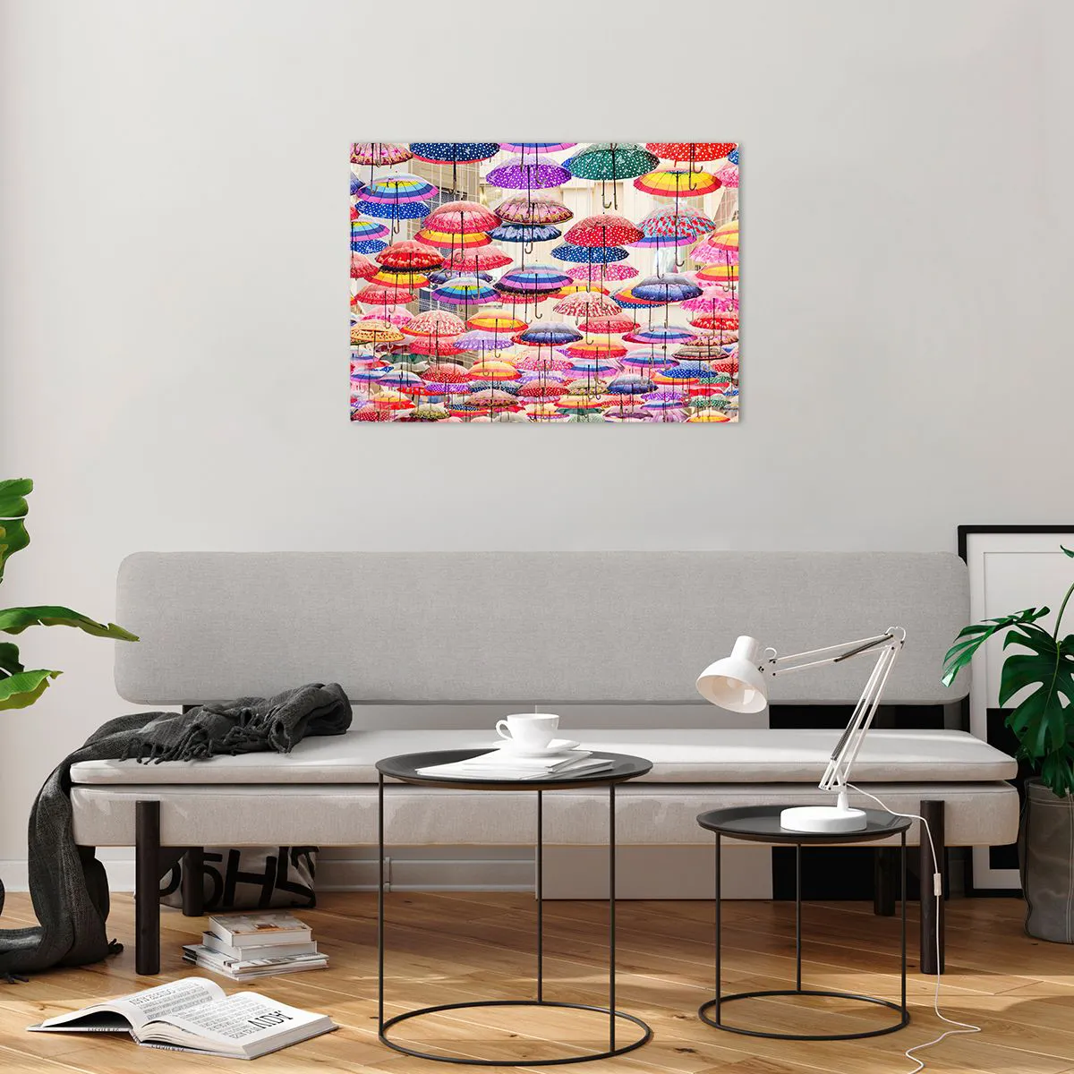 Cuadro sobre vidrio - Impresiones sobre Vidrio - Una fotografía de paraguas de colores suspendidos en el aire. - 70x50cm - Pradera urbana - Decoración de pared moderna para salón y dormitorio ARTTOR