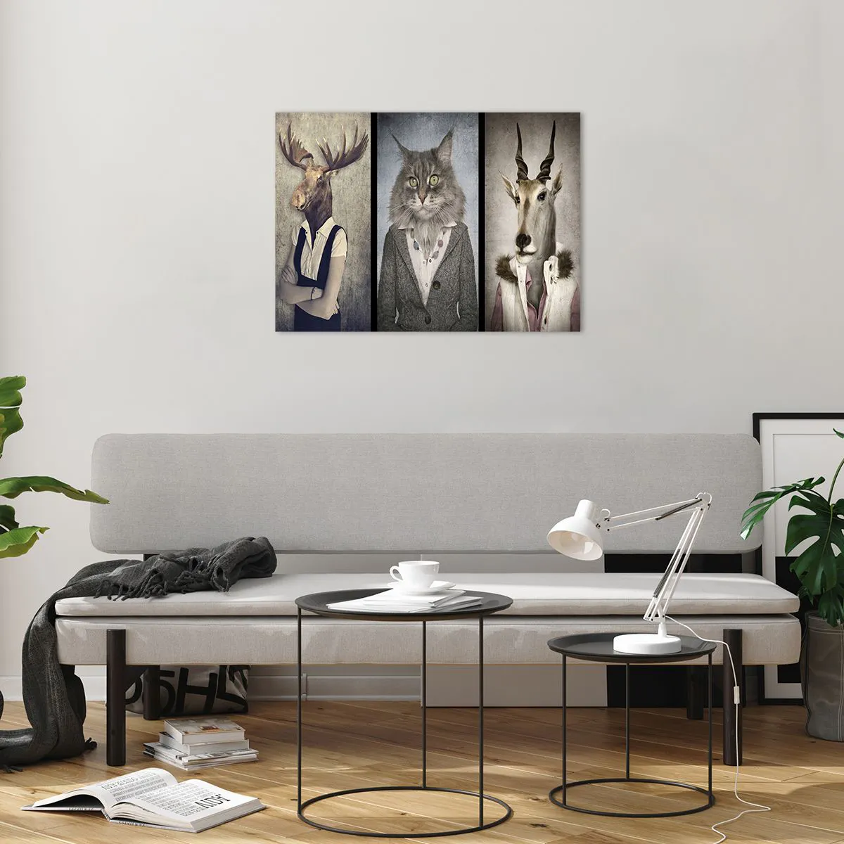 Obraz na skle - Tri surrealistické portréty zvierat v elegantných ľudských kostýmoch. - 70x50cm - Kožuchy opäť v móde - Moderná nástenná dekorácia do obývacej izby a spálne ARTTOR