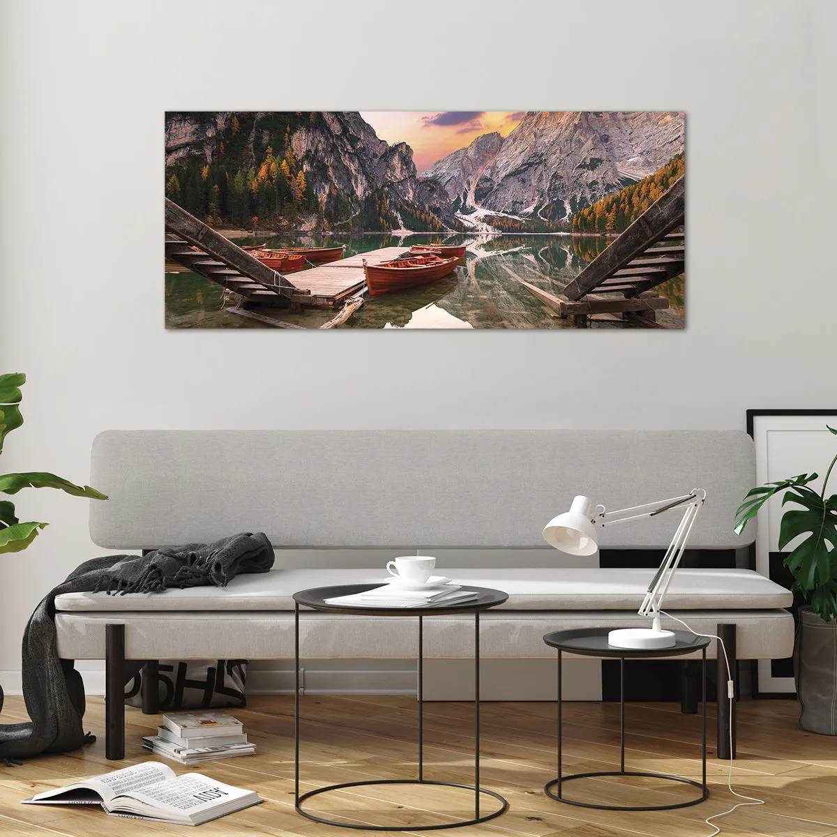 Cuadro sobre vidrio - Impresiones sobre Vidrio - Lago de montaña con barcos al atardecer - 120x50cm - Espejo entre montañas - Decoración de pared moderna para salón y dormitorio ARTTOR