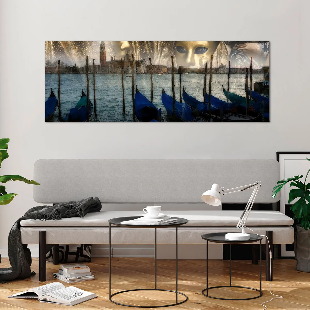 Quadro su vetro - Maschere di carnevale veneziane e gondole sullo sfondo della città e dell'acqua - 140x50cm - È ora di iniziare il carnevale - Decorazione murale moderna per soggiorno e camera da letto ARTTOR