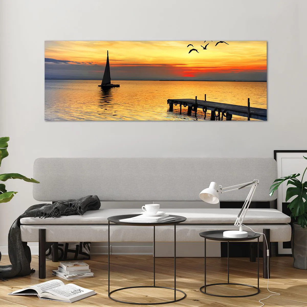 Quadro su vetro - Tramonto con barca a vela e molo su un lago calmo - 140x50cm - Il ritorno alla sera - Decorazione murale moderna per soggiorno e camera da letto ARTTOR