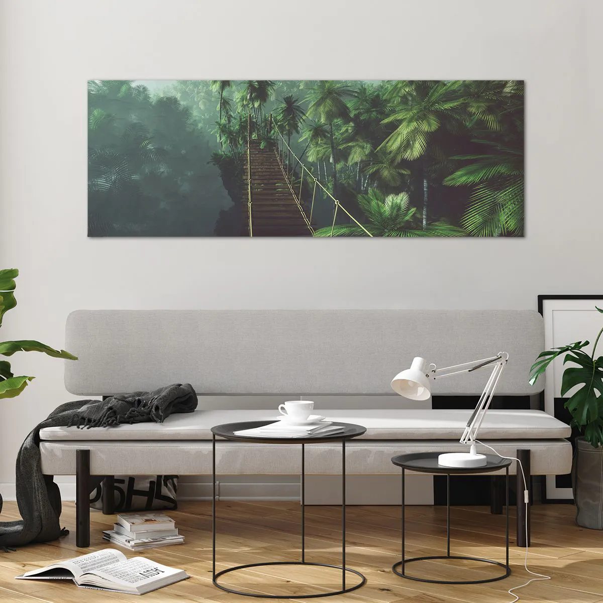 Quadro su vetro - Un ponte sospeso in una foresta tropicale circondato dalla nebbia. - 140x50cm - Nel vortice del verde - Decorazione murale moderna per soggiorno e camera da letto ARTTOR