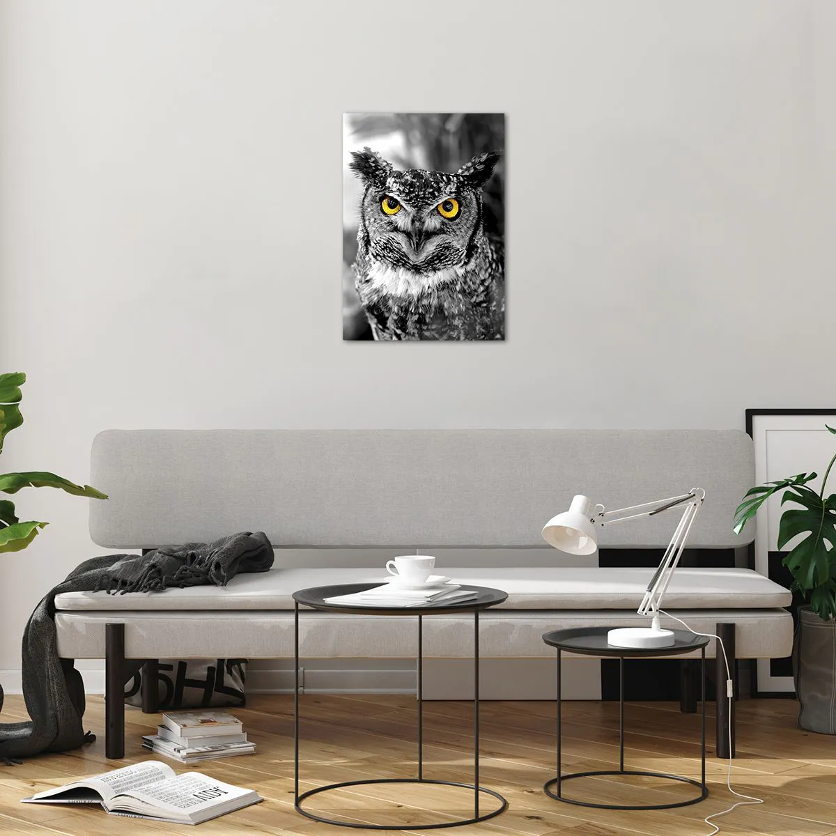 Obraz na szkle - Sowa z żółtymi oczami na czarno-białym tle - 50x70cm - Nic się nie ukryje - Nowoczesna dekoracja ścienna do salonu, kuchni i sypialni ARTTOR