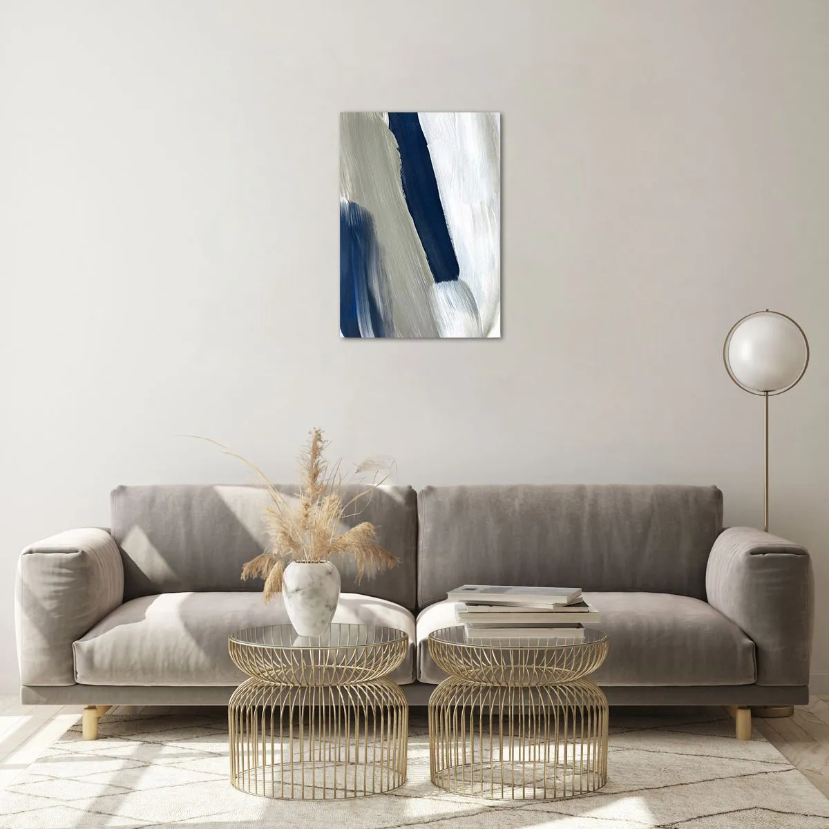 Glasbild - Bild auf glas - Minimalistische Abstraktion mit dynamischen Strichen in Weiß, Marineblau und Grau. - 50x70cm - Begegnung mit dem Weißsein - Moderne Wanddekoration für Wohnzimmer und Schlafzimmer ARTTOR