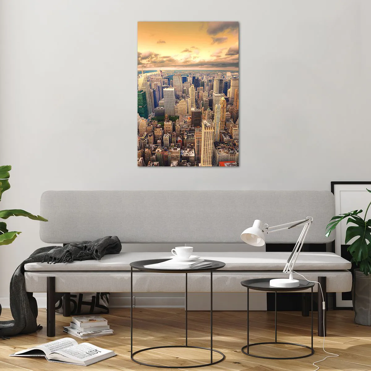 Obraz na szkle - Panorama miasta z widokiem na drapacze chmur o zachodzie słońca - 70x100cm - Wyzłocone metropolis - Nowoczesna dekoracja ścienna do salonu i sypialni ARTTOR
