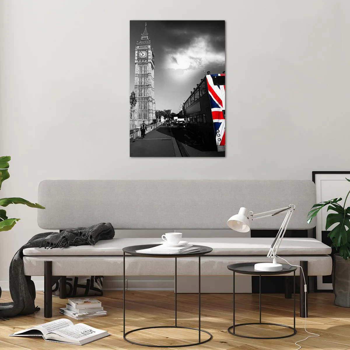 Glasbild - Bild auf glas - Big Ben und ein Bus mit britischer Flagge vor schwarz-weißem Hintergrund - 70x100cm - Stolz und toll - Moderne Wanddekoration für Wohnzimmer und Schlafzimmer ARTTOR