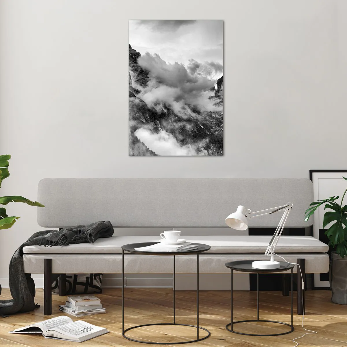 Glasbild - Bild auf glas - Schwarz-Weiß-Ansicht der von Wolken umgebenen Berge - 70x100cm - Schön und grausam - Moderne Wanddekoration für Wohnzimmer und Schlafzimmer ARTTOR