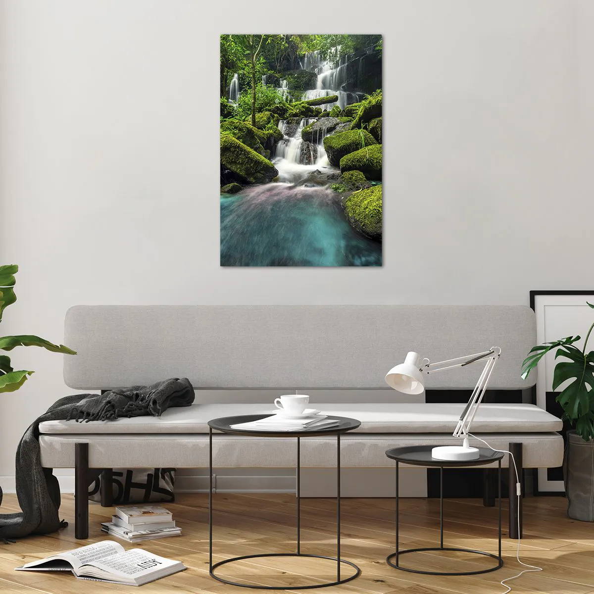 Quadro su vetro - Una cascata tropicale circondata dal verde e dall'acqua turchese - 70x100cm - Turchese, zaffiro e argento liquido - Decorazione murale moderna per soggiorno e camera da letto ARTTOR