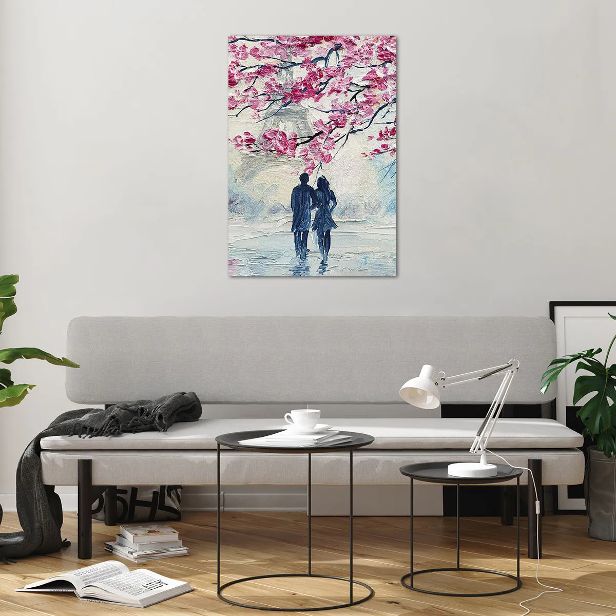 Glasbild - Bild auf glas - Ein Paar unter blühenden rosa Bäumen in romantischer Umgebung - 70x100cm - Romantischer Spaziergang - Moderne Wanddekoration für Wohnzimmer und Schlafzimmer ARTTOR