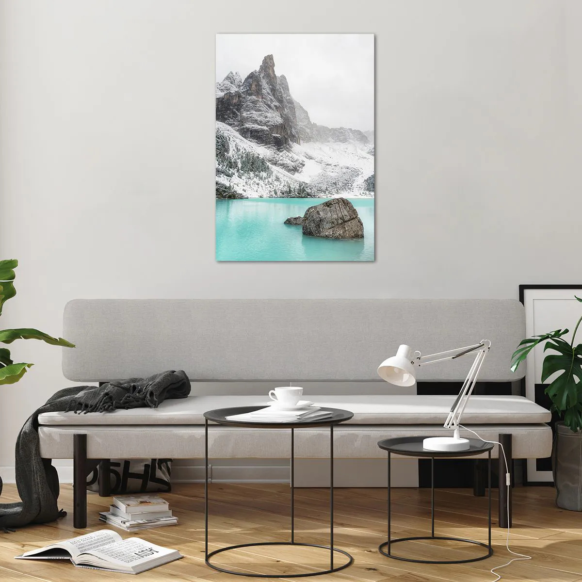 Impression sur verre - Image sur verre - Un paysage de montagne avec un lac entouré de sommets enneigés - 70x100cm - Sur ses gardes - Décoration murale moderne pour le salon et la chambre ARTTOR