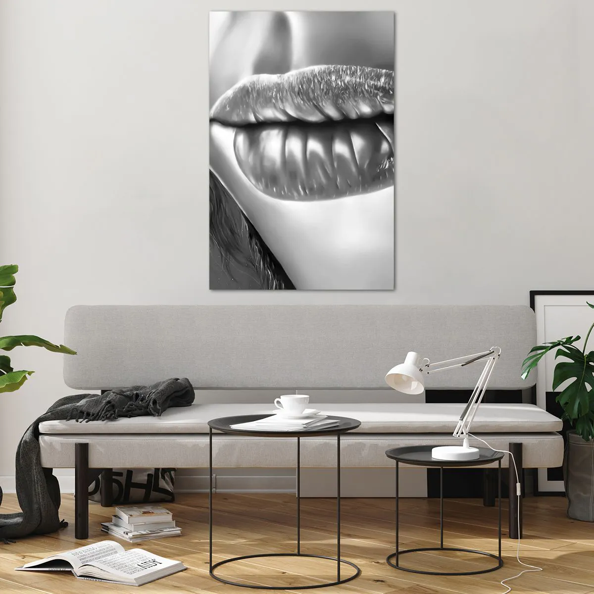 Glasbild - Bild auf glas - Schwarz-weiße Nahaufnahme der Lippen einer Frau mit Glanzeffekt und Details. - 80x120cm - Ich weiß, was du denkst… - Moderne Wanddekoration für Wohnzimmer und Schlafzimmer ARTTOR