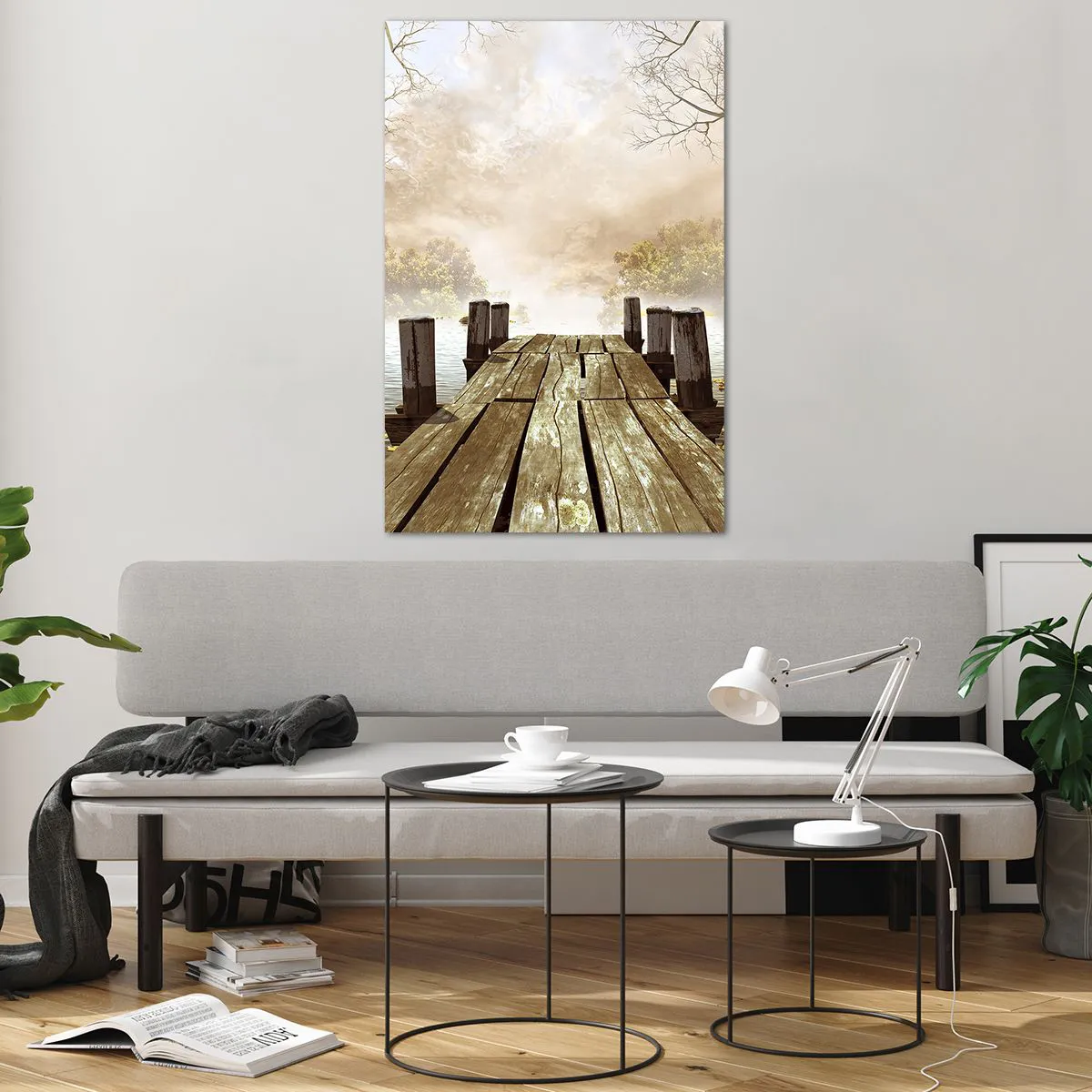 Obraz na szkle - Drewniane molo prowadzące na spokojne jezioro w porannej mgle - 80x120cm - Łagodny smutek jesieni - Nowoczesna dekoracja ścienna do salonu i sypialni ARTTOR