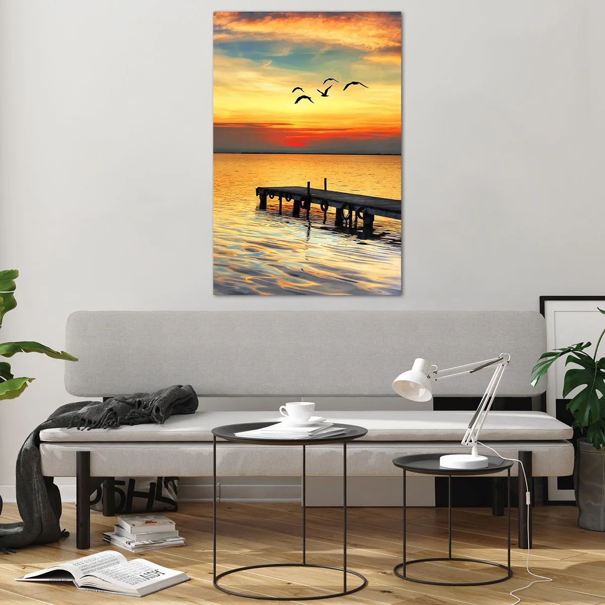 Impression sur verre - Image sur verre - Coucher de soleil avec un voilier et une jetée sur un lac calme - 80x120cm - Le soir revient - Décoration murale moderne pour le salon et la chambre ARTTOR
