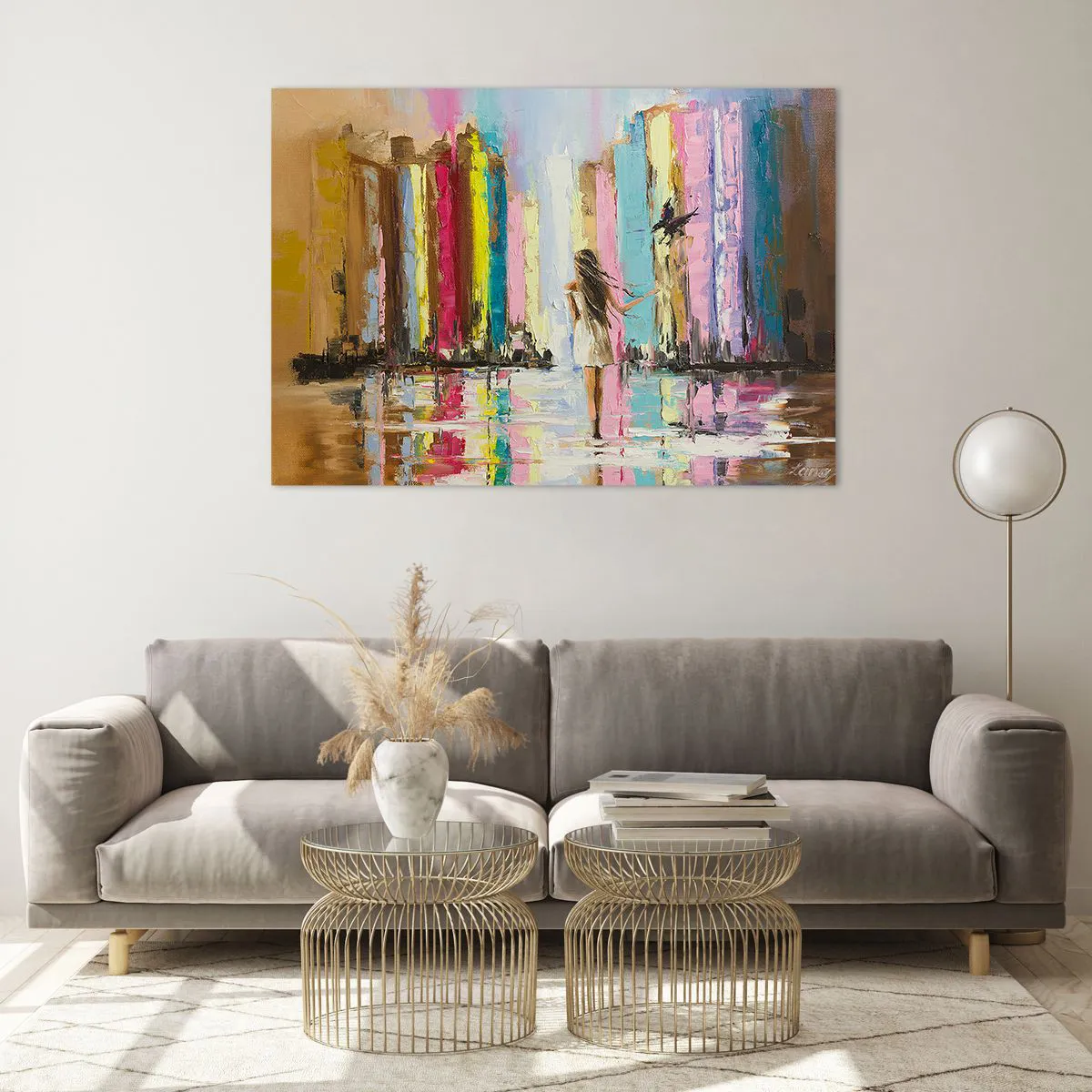 Impression sur verre - Image sur verre - Une femme avec un oiseau en arrière-plan de bâtiments colorés - 100x70cm - Viens avec moi - Décoration murale moderne pour le salon et la chambre ARTTOR